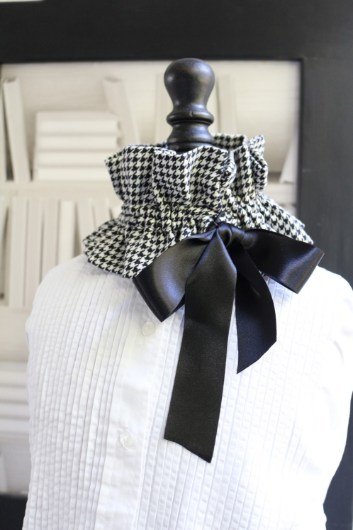 Removable collar Melle Coco in houndstooth flannel