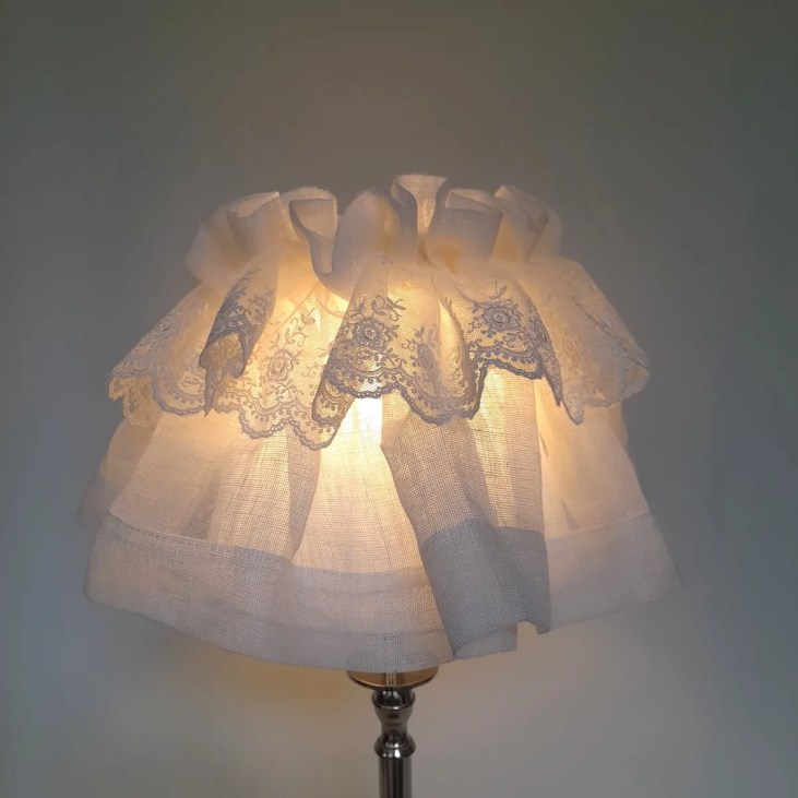 Refinement for this shabby chic linen lampshade and its matching lace handmade in the workshop of CÔTE OUEST DÉCO