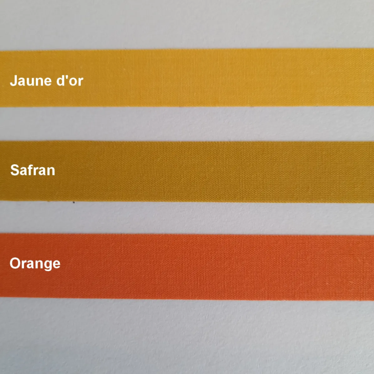 Échantillon des couleurs jaunes des bordures adhésives en coton mat de CÔTE OUEST DÉCO